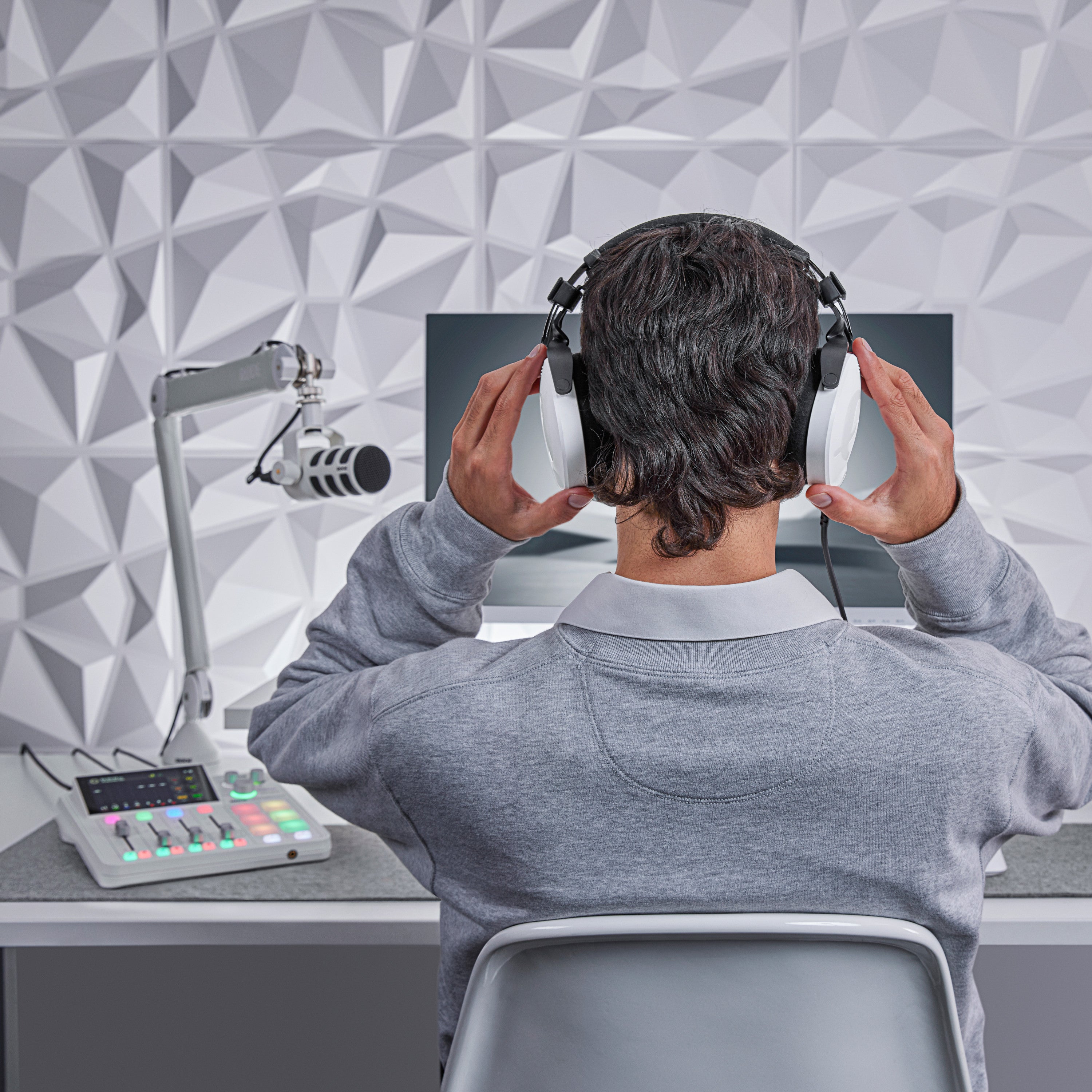 RØDE PodMic podcast microfoon wit