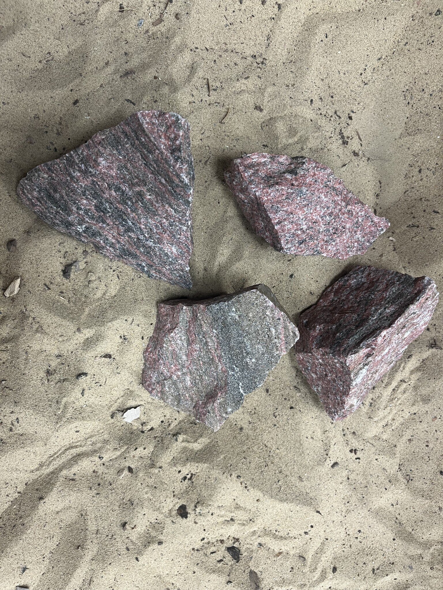 A Steenbundel Wood Stone S | Hardscaping