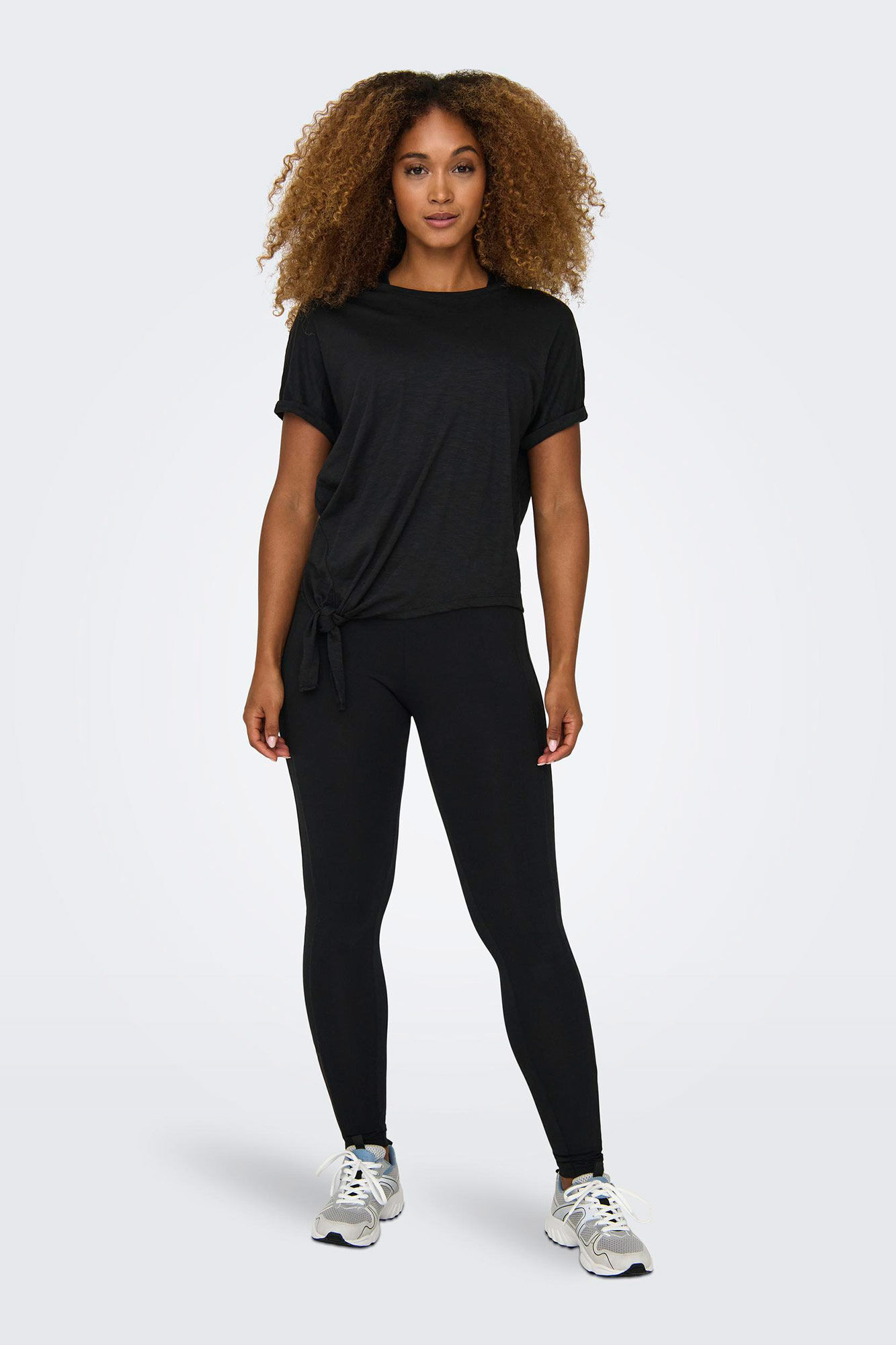 Camiseta com amarração lateral