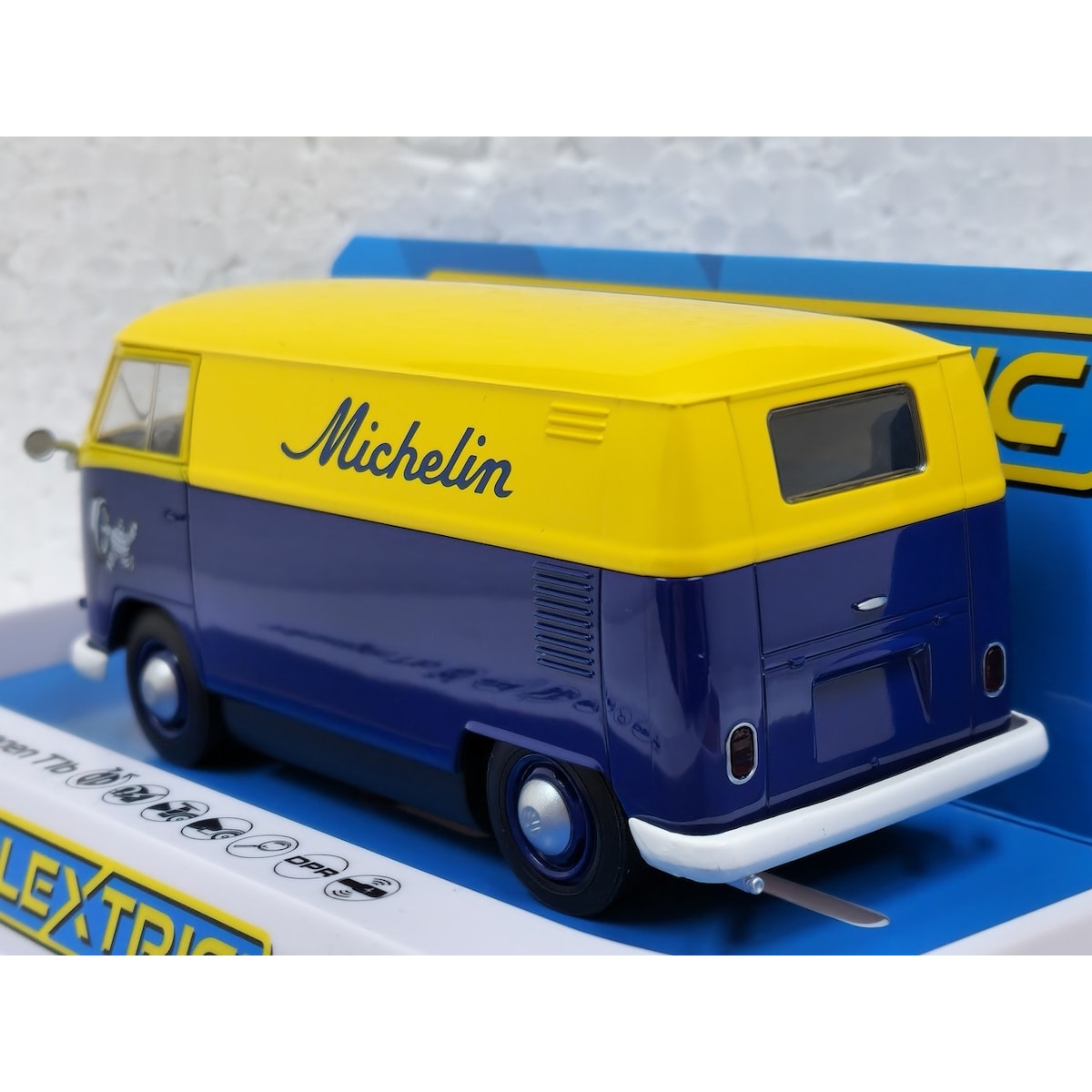 Scalextric Volkswagen T1b - Michelin