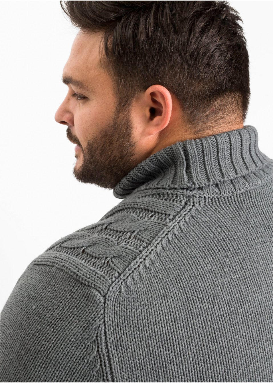 Pull col roulé à motif torsadé