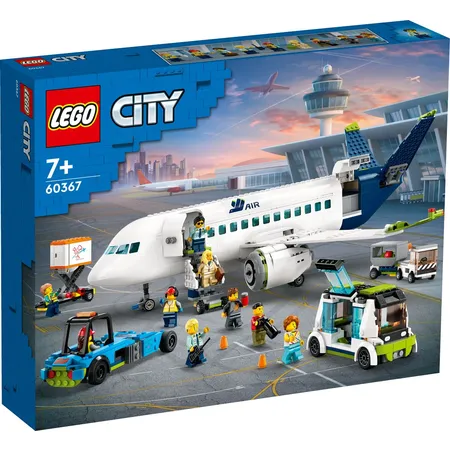 LEGO® City 60367 Passagierflugzeug Set, großes Flugzeug-Modell mit Fahrzeugen