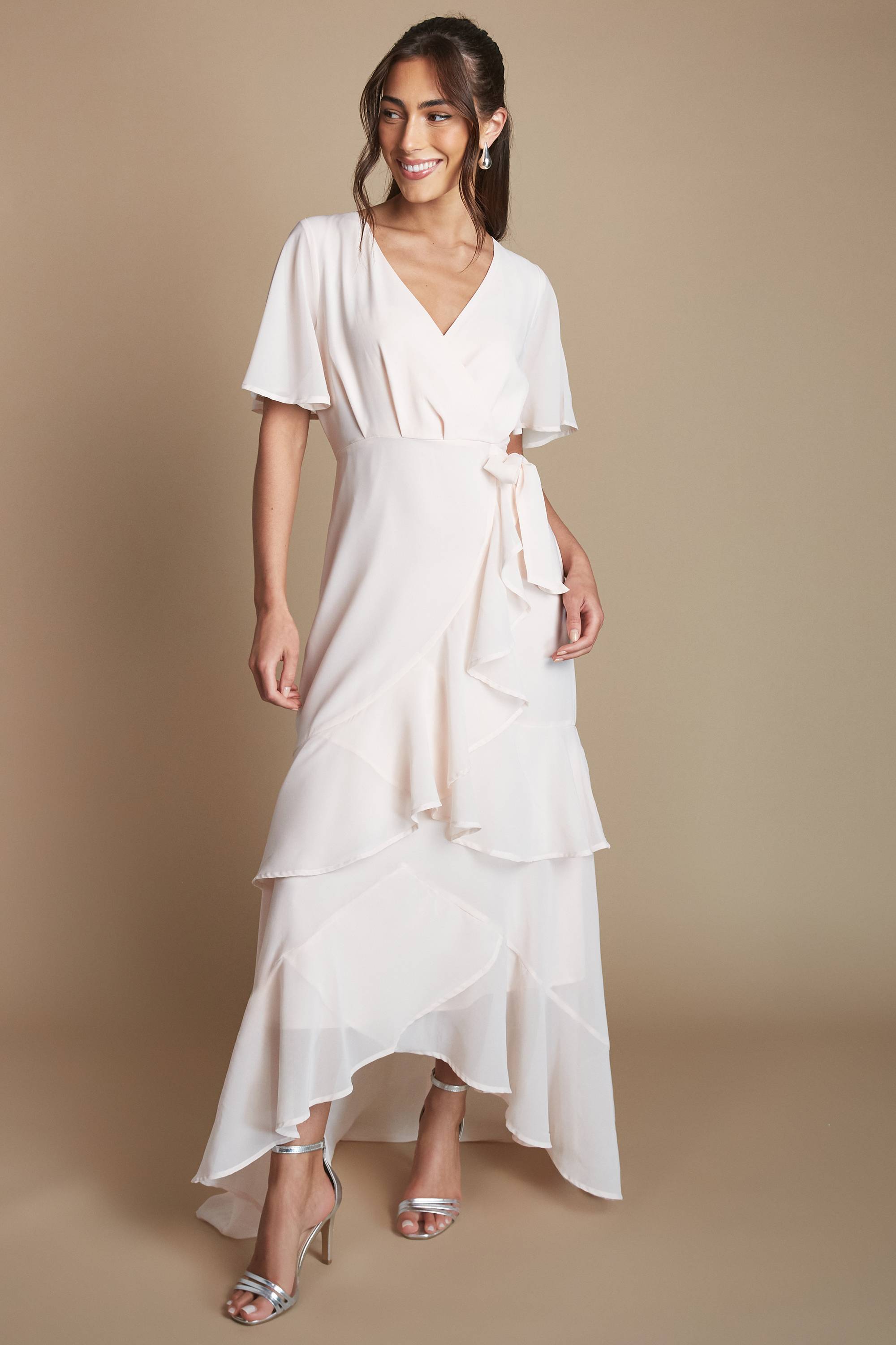Coast Robe Longue De Demoiselle D'honneur Étagée À Manches Papillon