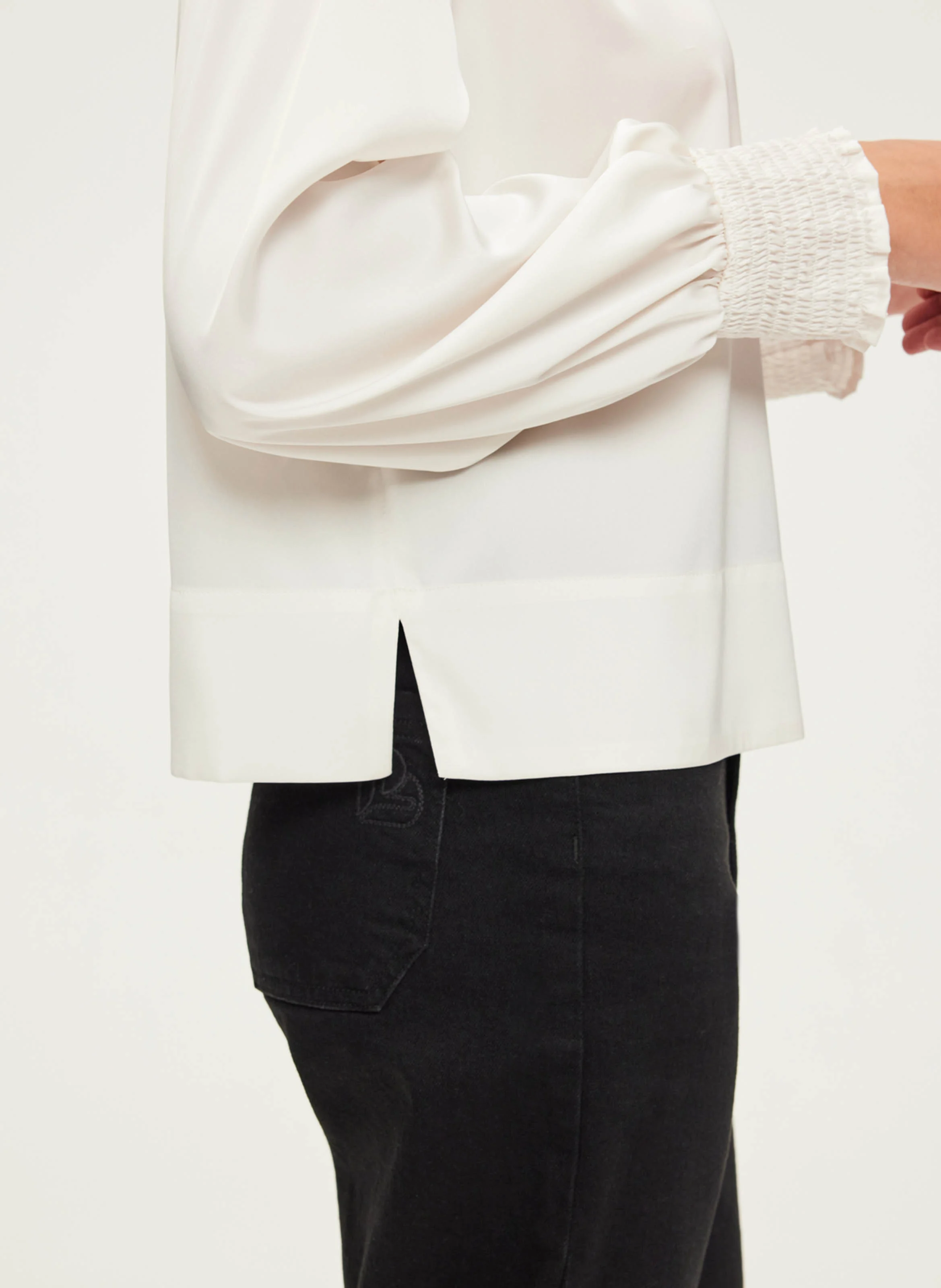 BERYLL - Blouse en satin écru à col montant| Beige