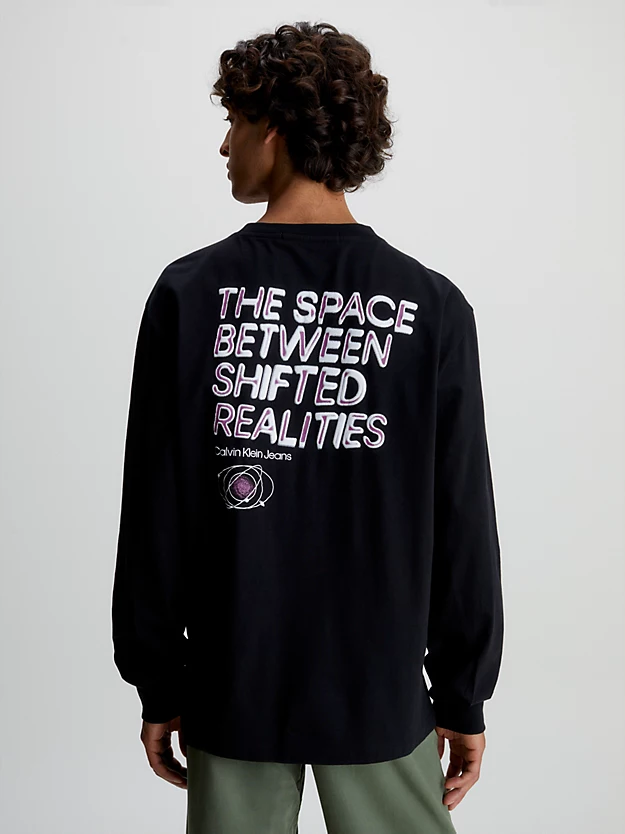 Camiseta de manga comprida com estampa nas costas