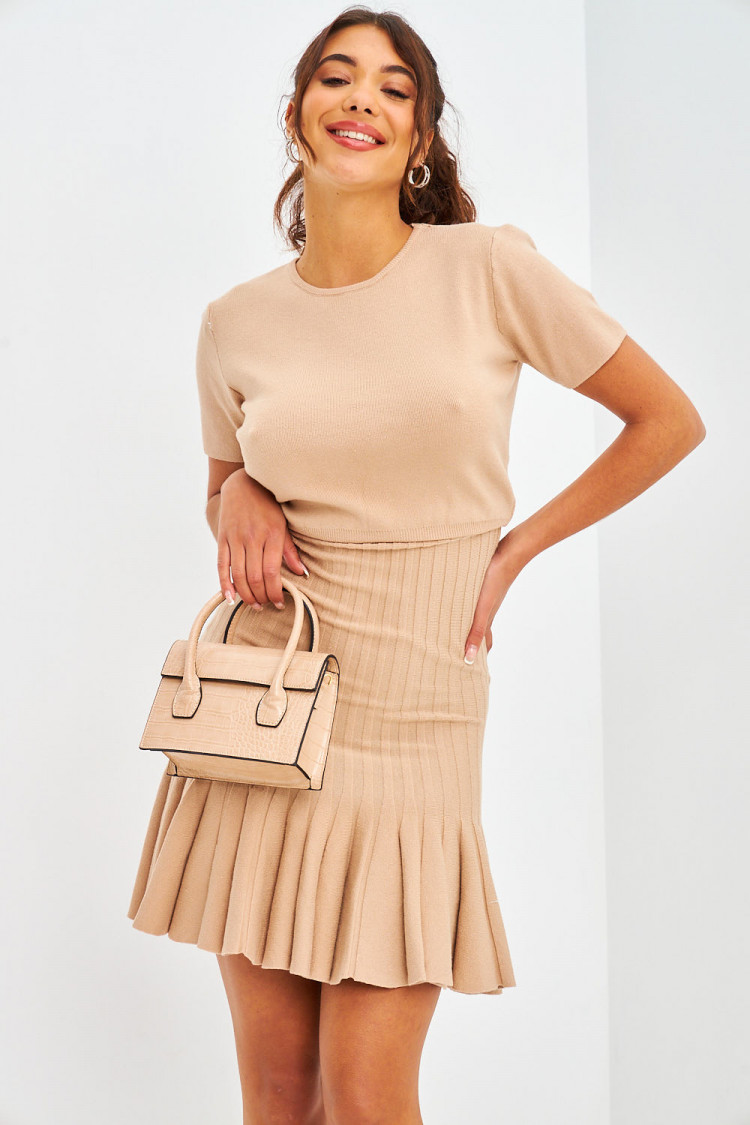 Robe beige plissée col rond