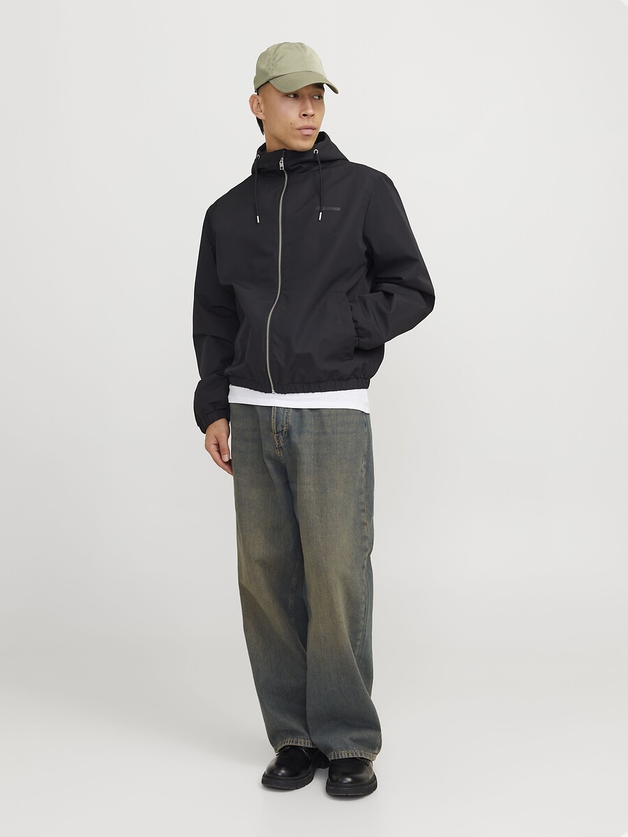 JACK & JONES<br>Jaqueta leve com capuz