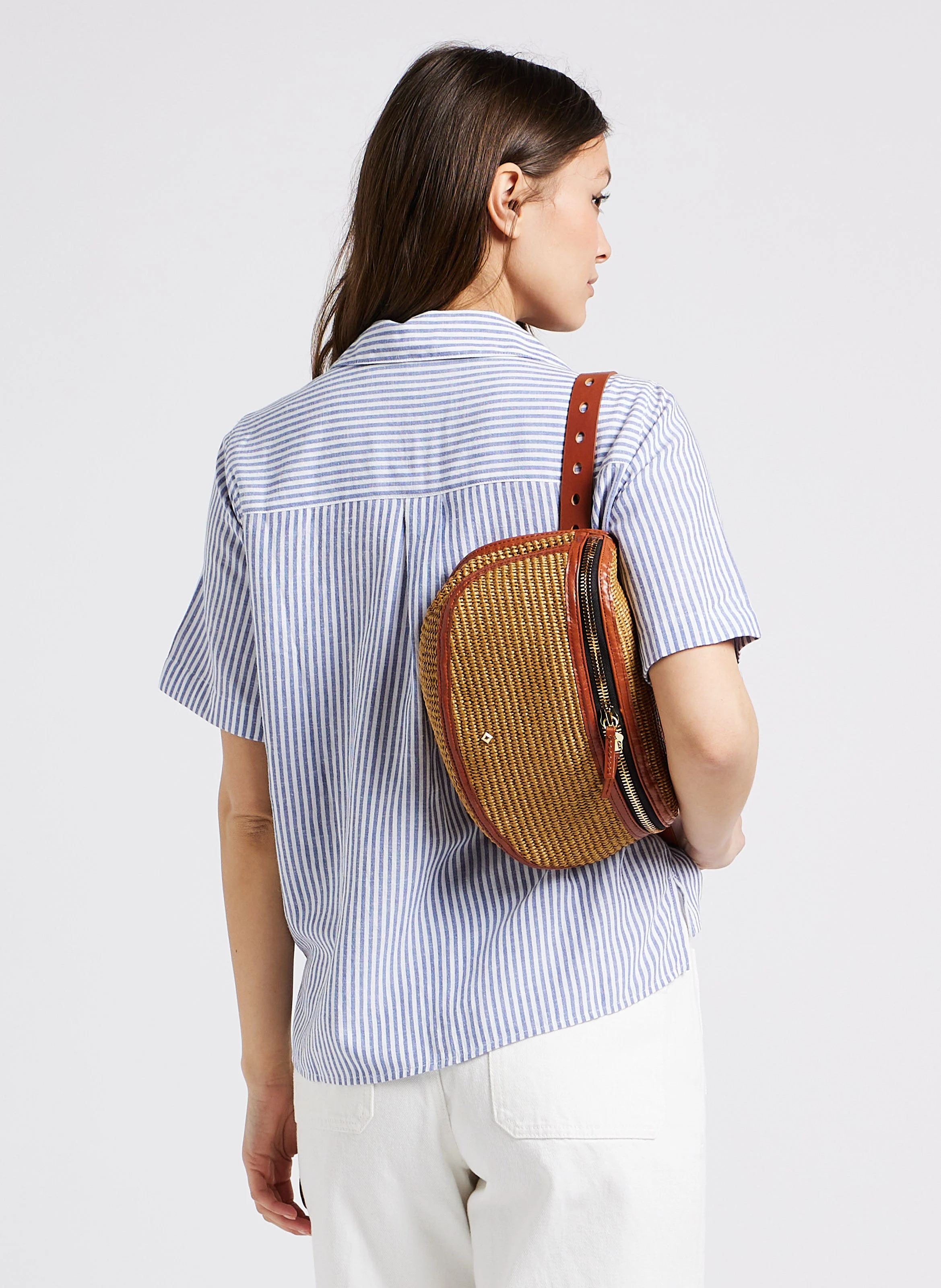 LA GRANDE LILI RAPHIA - Sac banane en raphia et cuir mélangé | Marron