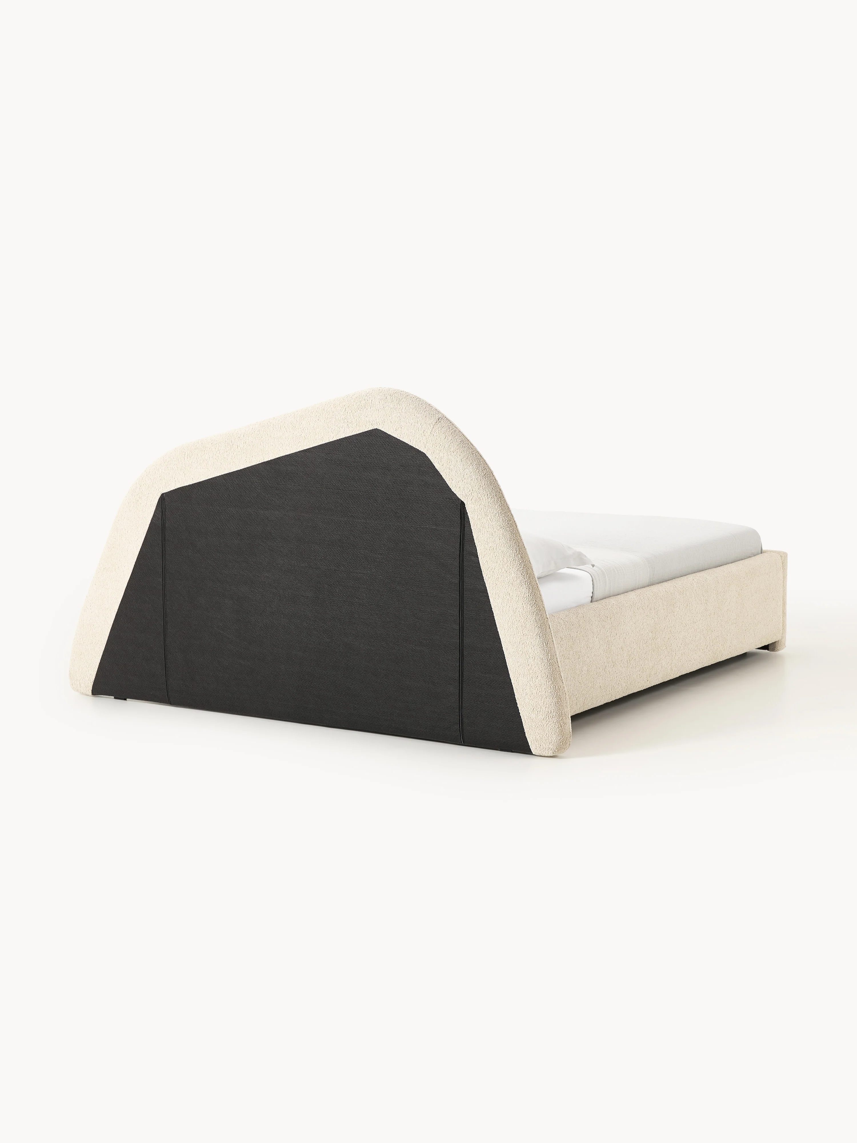 Bouclé gestoffeerd bed Gary