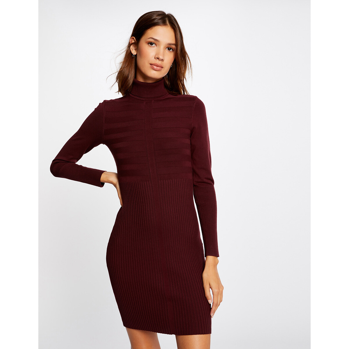 MORGAN<br>Vestido de malha fina com gola alta