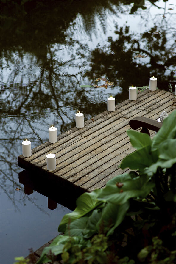 Uyuni Outdoor LED Pillar Candle - White - 7,8 x 7,8 cm Hvid