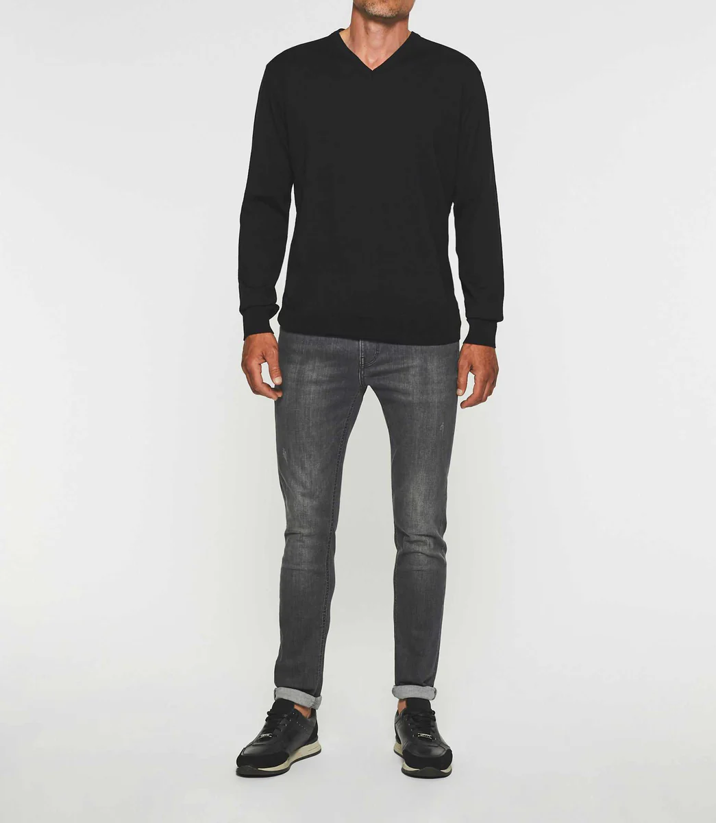 Pull col V en laine noir BASTIANO