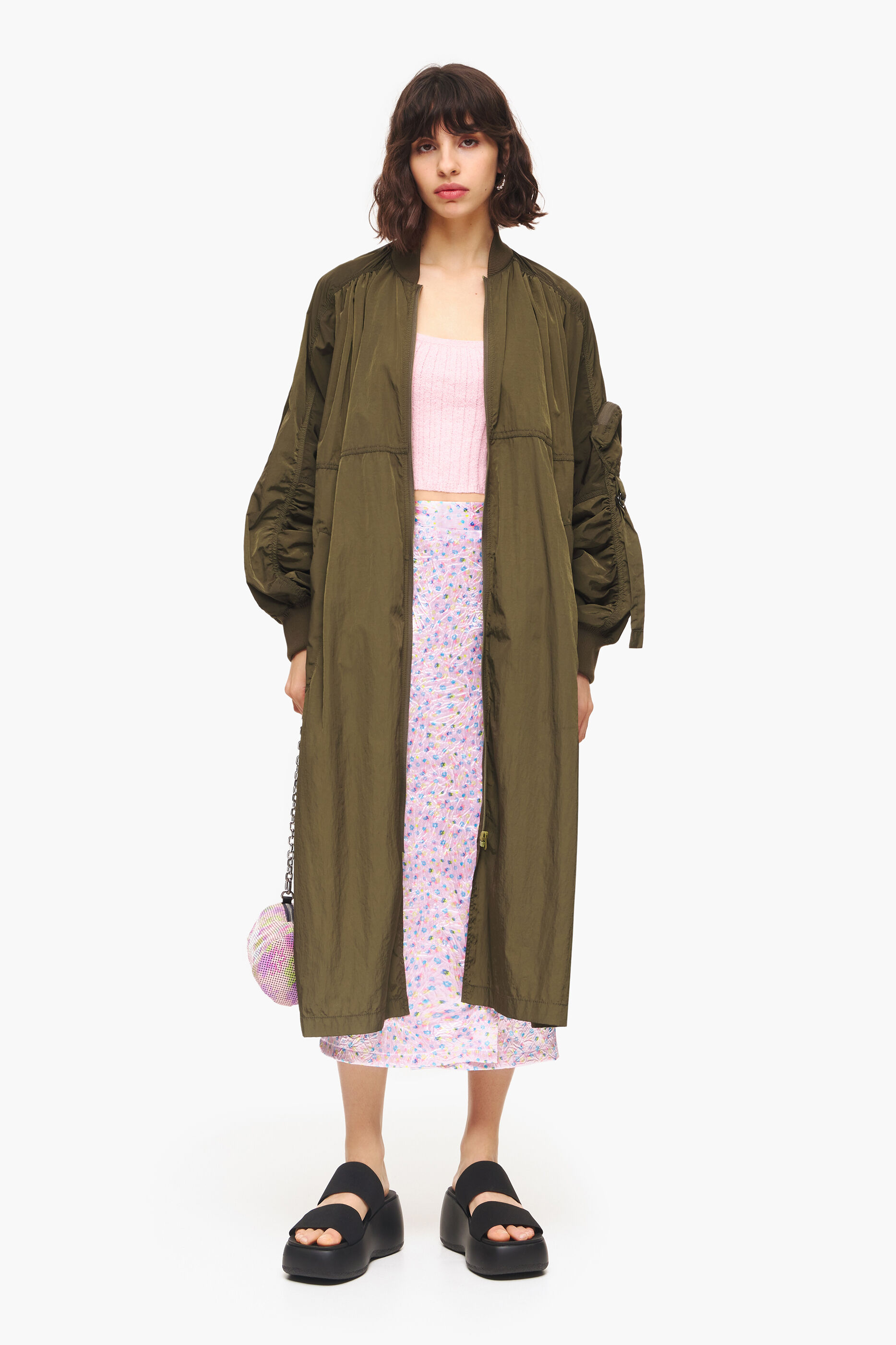 Saia pareô midi com estampa de mini flores rosa