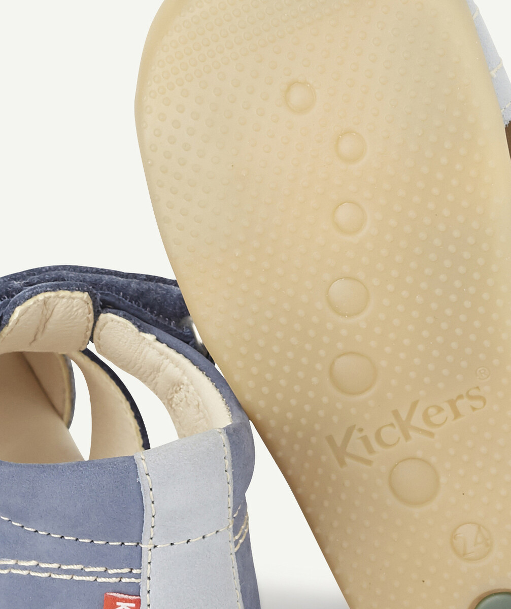 KICKERSLES SANDALES PREMIERS PAS EN CUIR À NUANCES DE BLEU