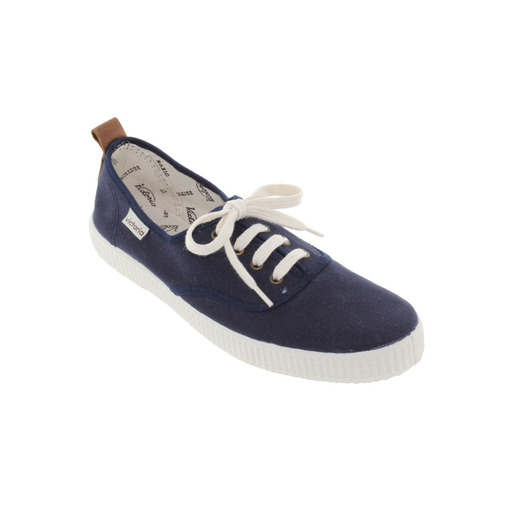 Sapatos Victoria 1915 retrô de lona, estilo inglês, com cadarços brancos e puxador traseiro.