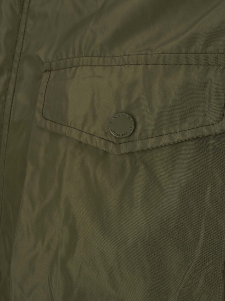 Parka em tecido técnico com capuz e bolsos