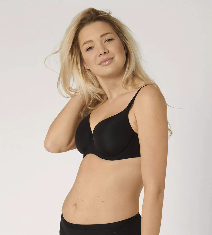 Triumph Body Make-Up Essentials WP Black