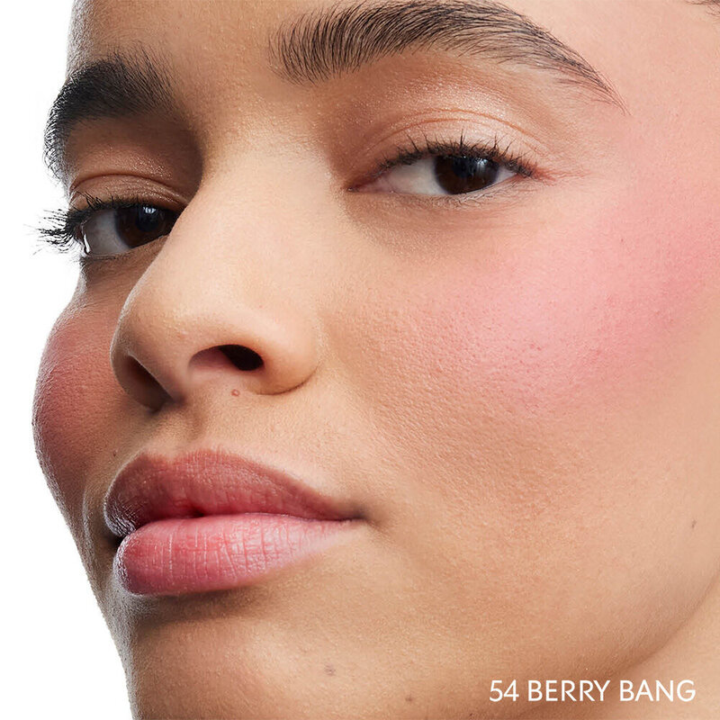 Make Me Blush Bold Blurring Blush  FLOUTANT, MODULABLE, COULEUR TRANSPARENTE À ULTRA-AUDACIEUSE. - 54_BERRY_BANG