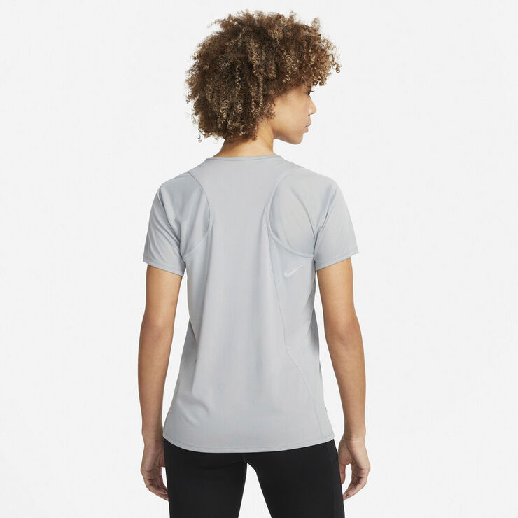 Nike Dri Fit Race Lobe T Shirt Grå