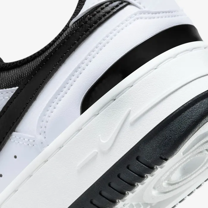 Nike Gamma Force Sneakers Dames