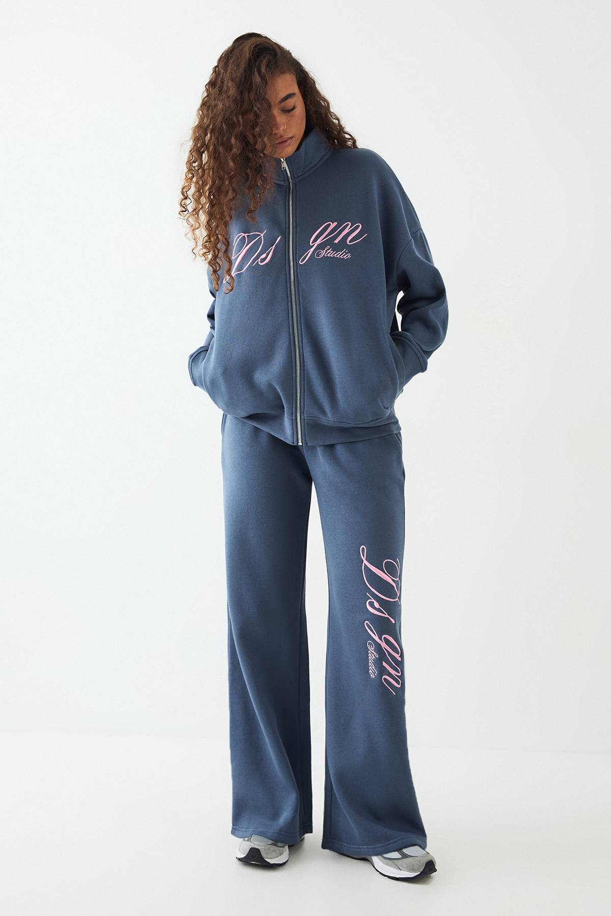 Ensemble de Jogging DSGN Studio Script Col Cheminée Jambe Droite