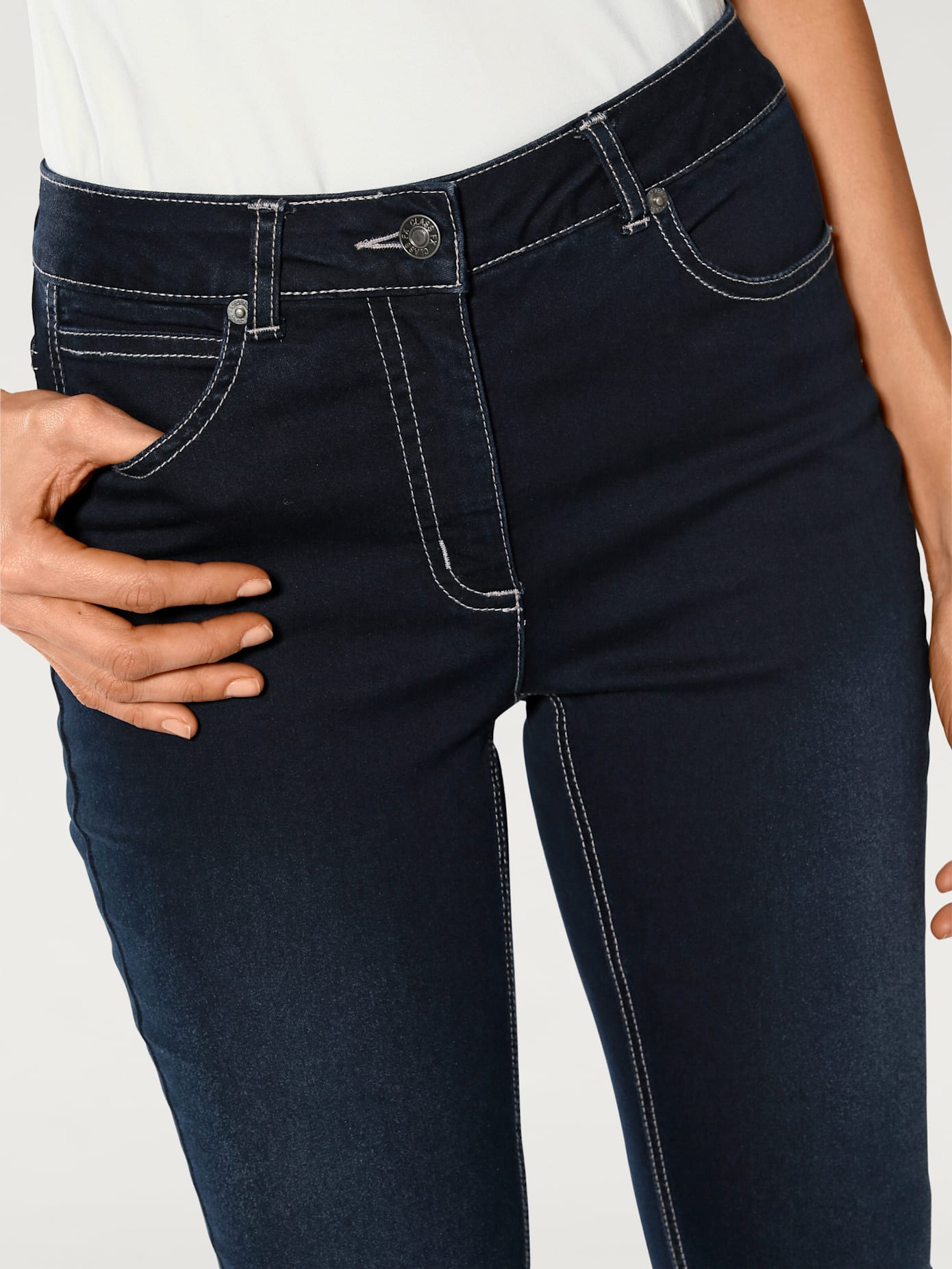 Jeans effet ventre plat coupe skinny tendance