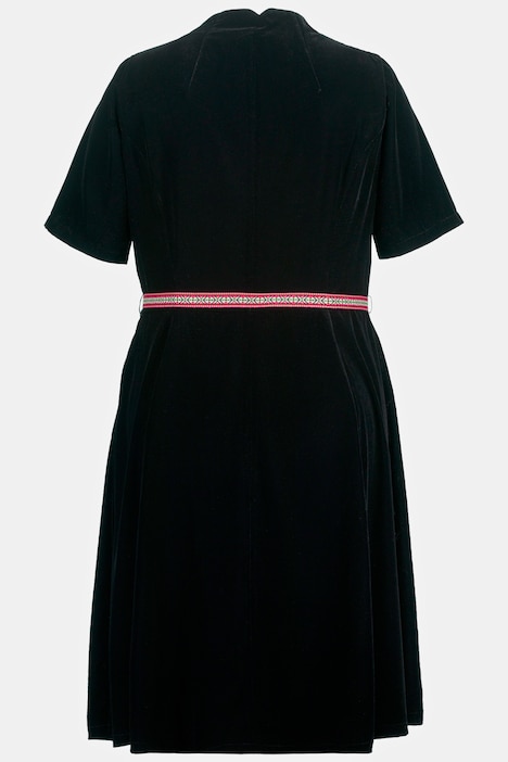 Samtkleid, Kelchkragen, V-Ausschnitt, Halbarm