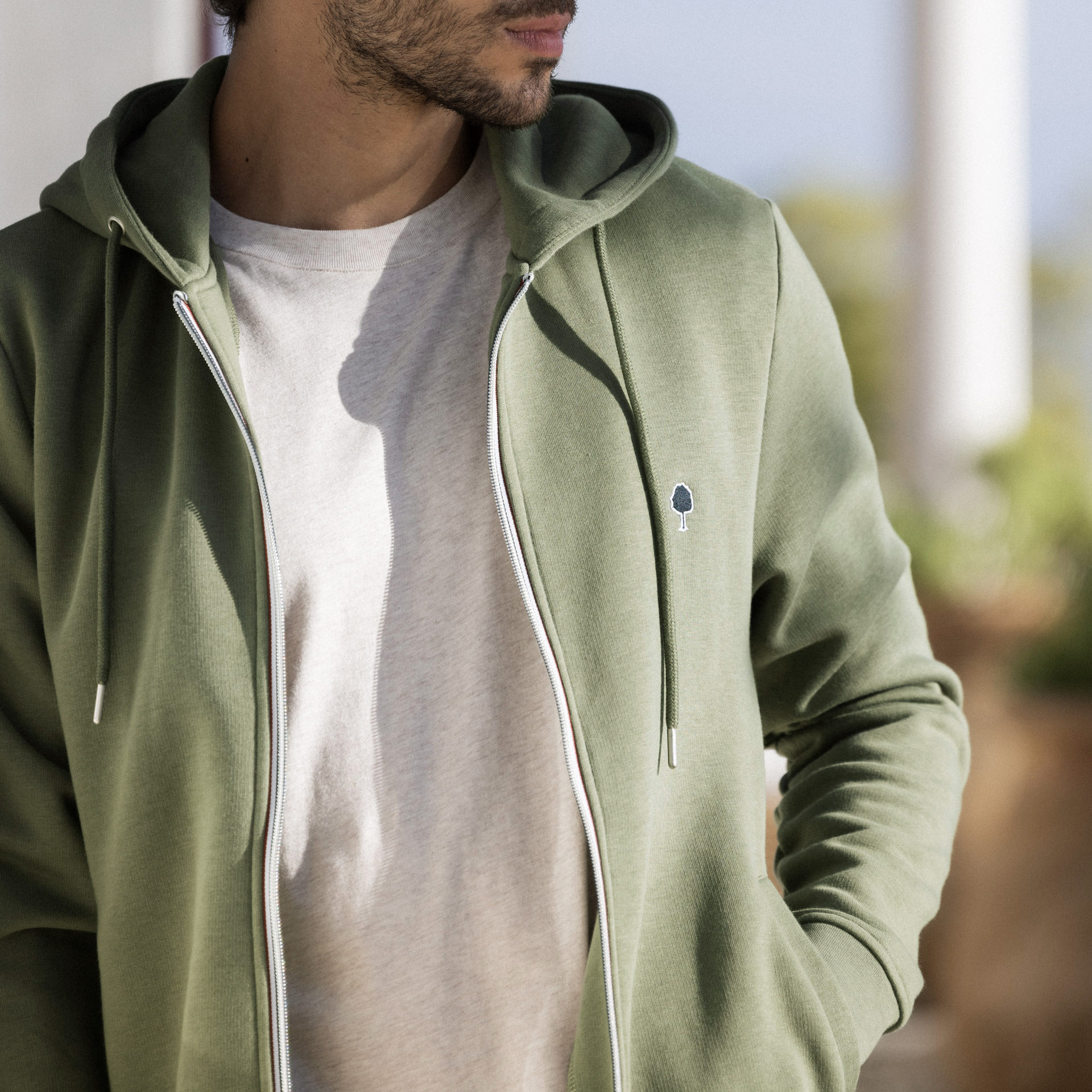 Sweat à capuche zippé kaki coton et polyester recyclé - modèle Mesnil