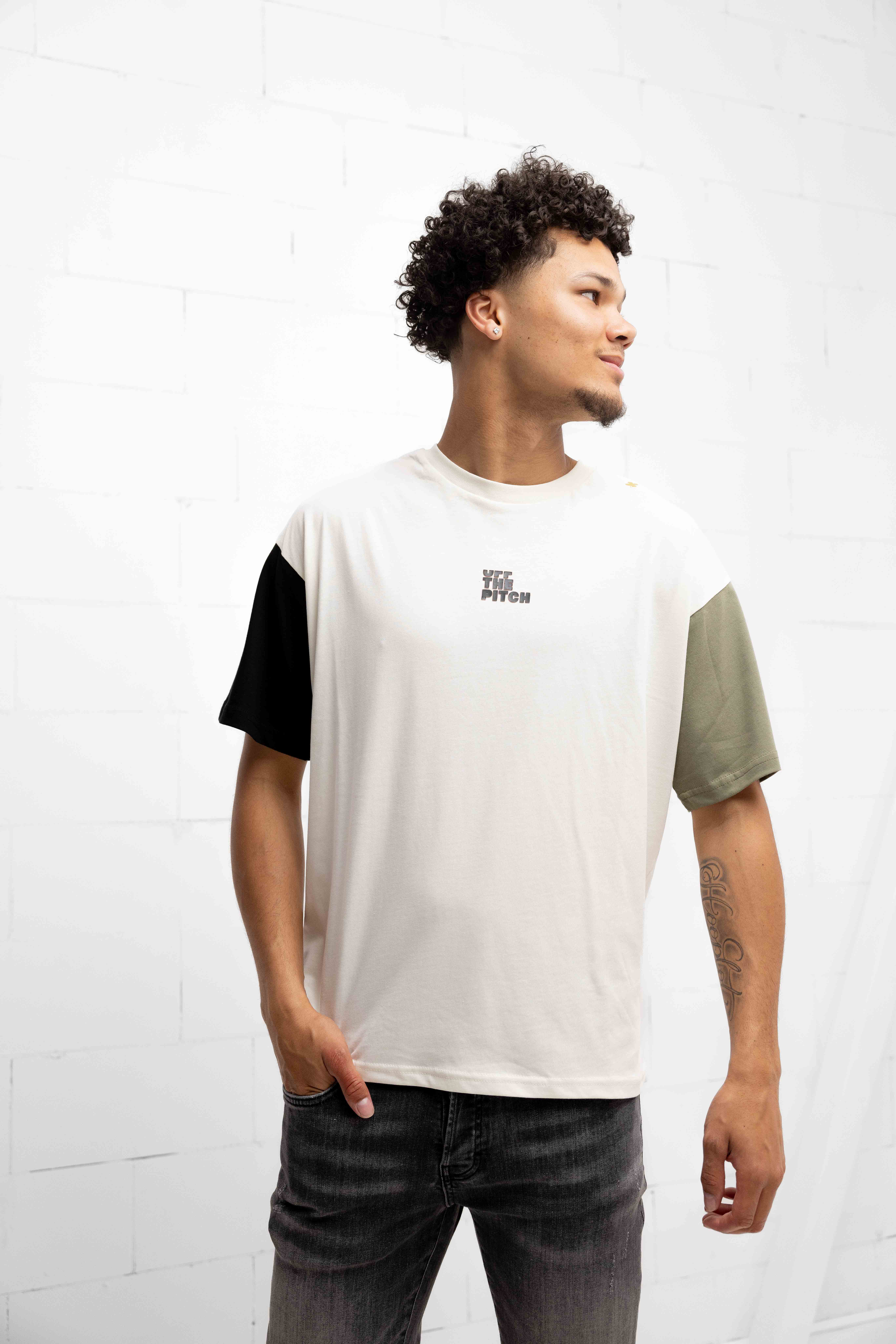 Off The Pitch X Robey Héctor Oversized Colorblock T-Shirt Unisex Wit