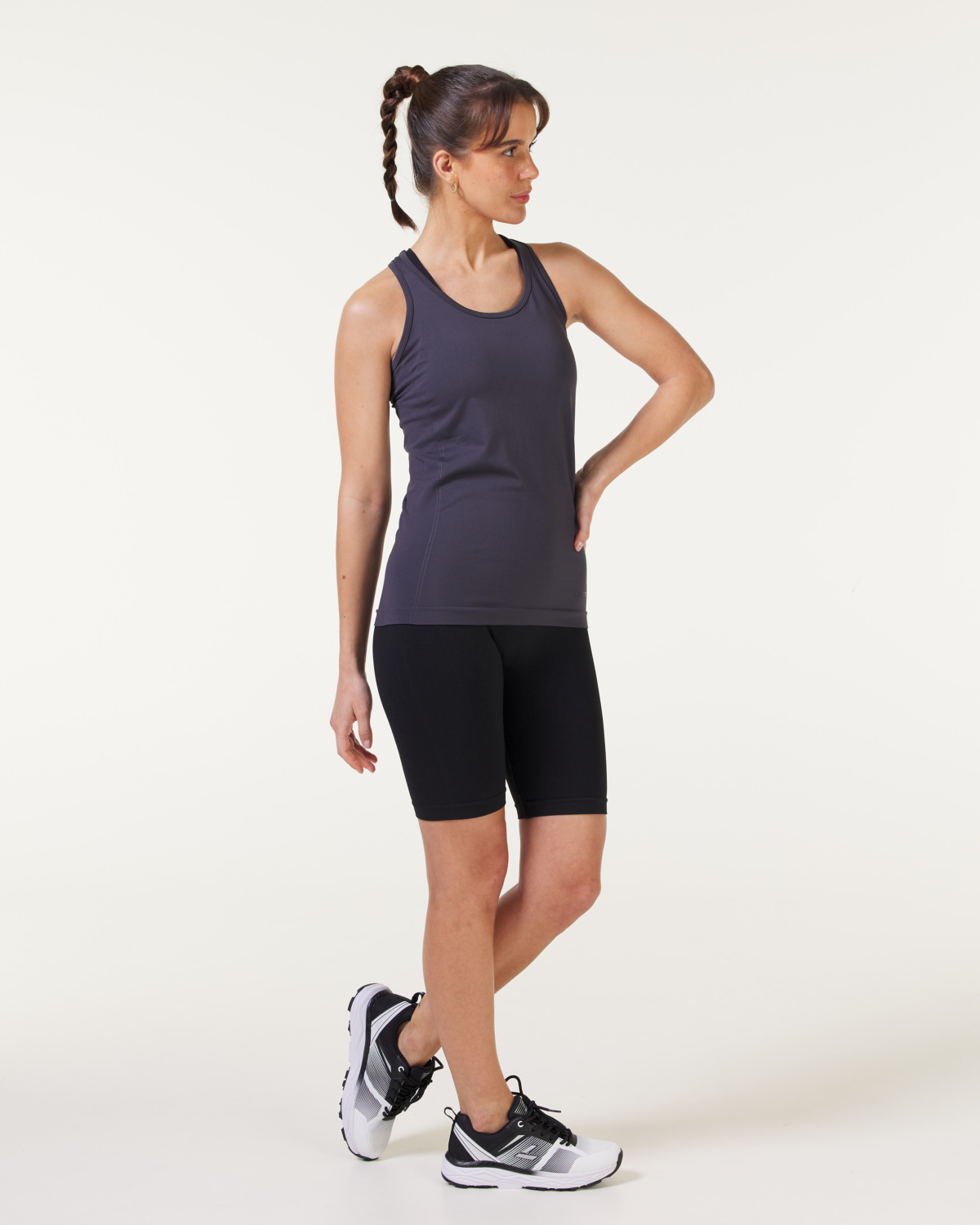LEVITY Essential Seamless Biker Black