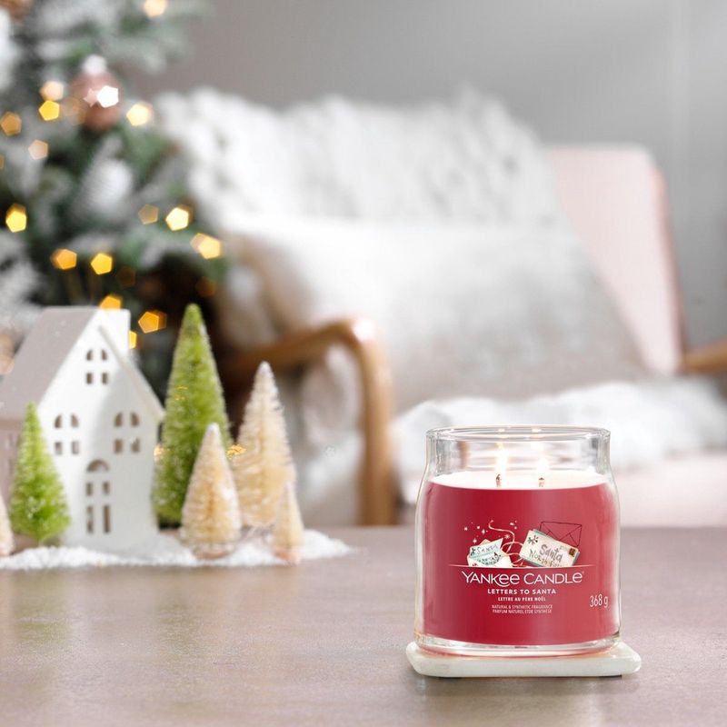 Yankee Candle - Letters To Santa - Medium Geurkaars - 50 Branduren