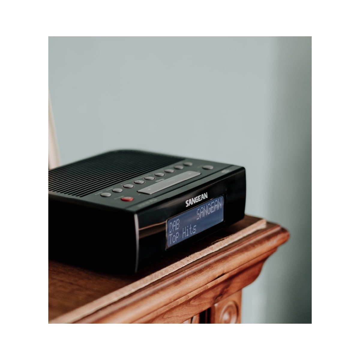 Sangean DCR-89+ klokkeradio radio (sort)
