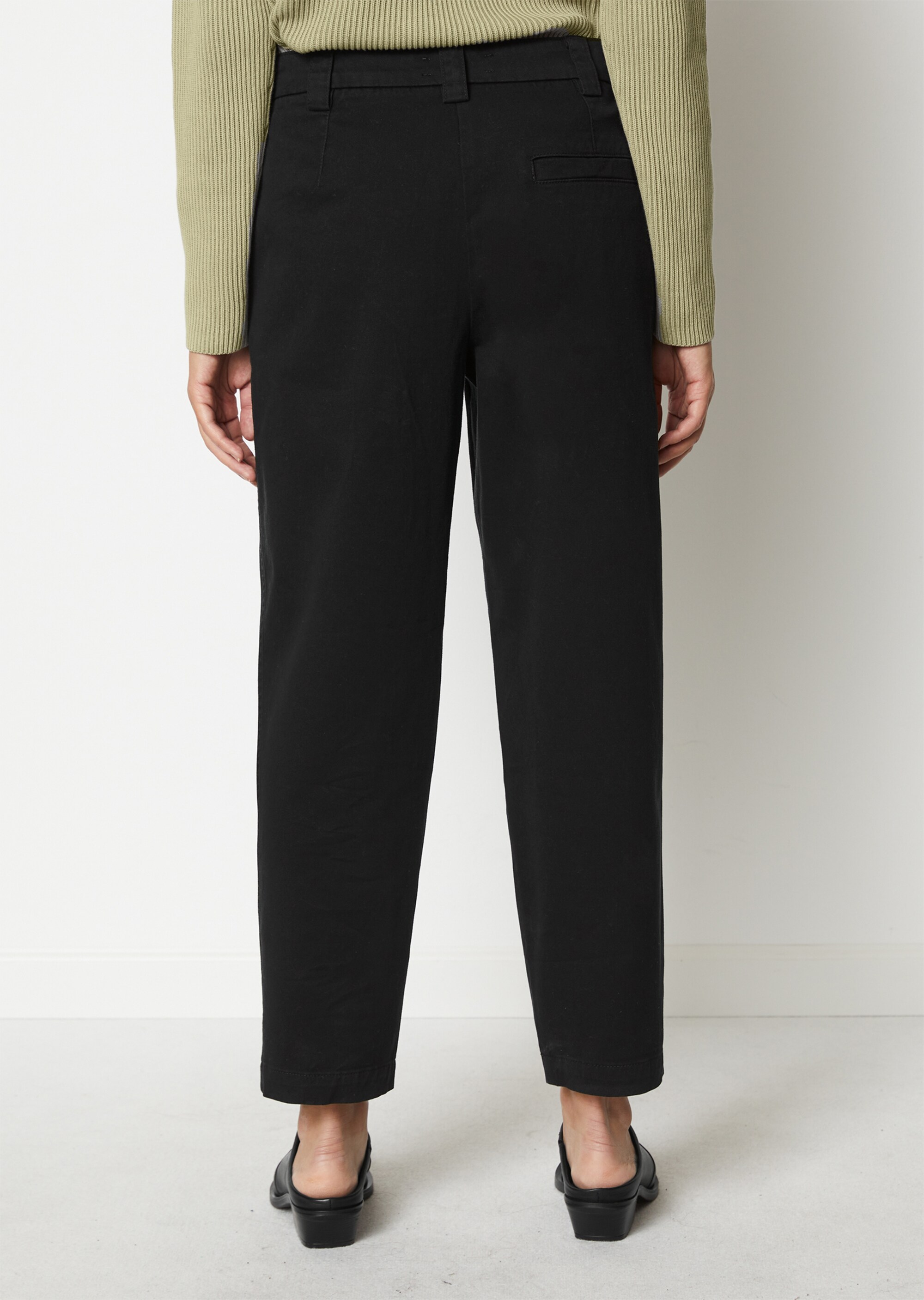 Chino Modell KALNI tapered aus Bio-Baumwoll-Stretch