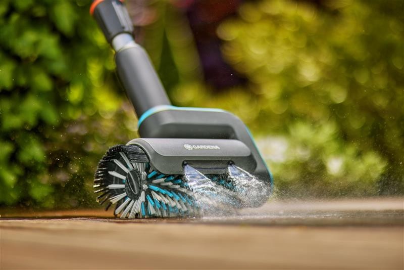 Gardena - Batteridrevet overfladerenser AquaBrush Compact 02/18V, solo