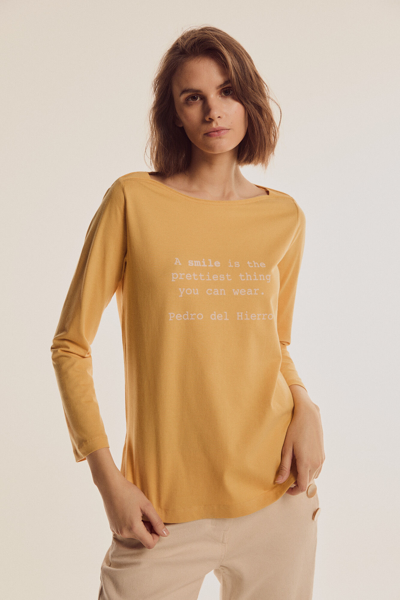 Camisa assimétrica estilo barco - Amarela