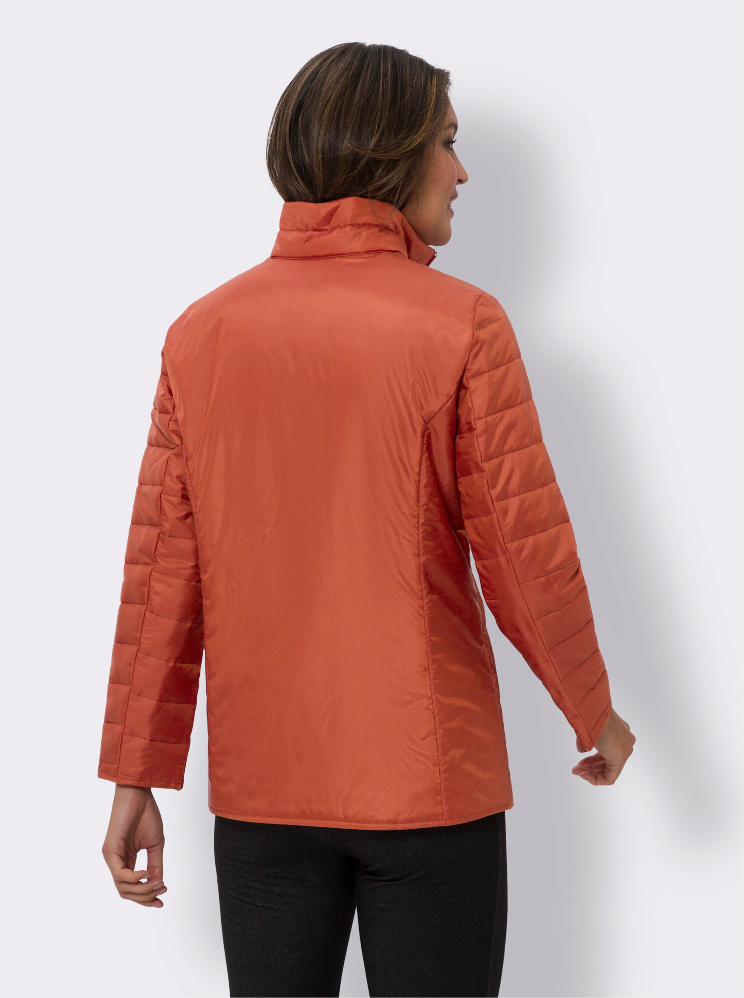 Steppjacke mit vertikalem Muster