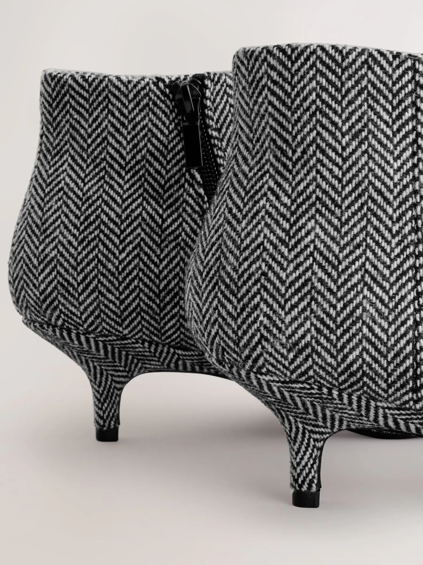 Grijze tweed - Forever Comfort® enkellaarzen met lage hak