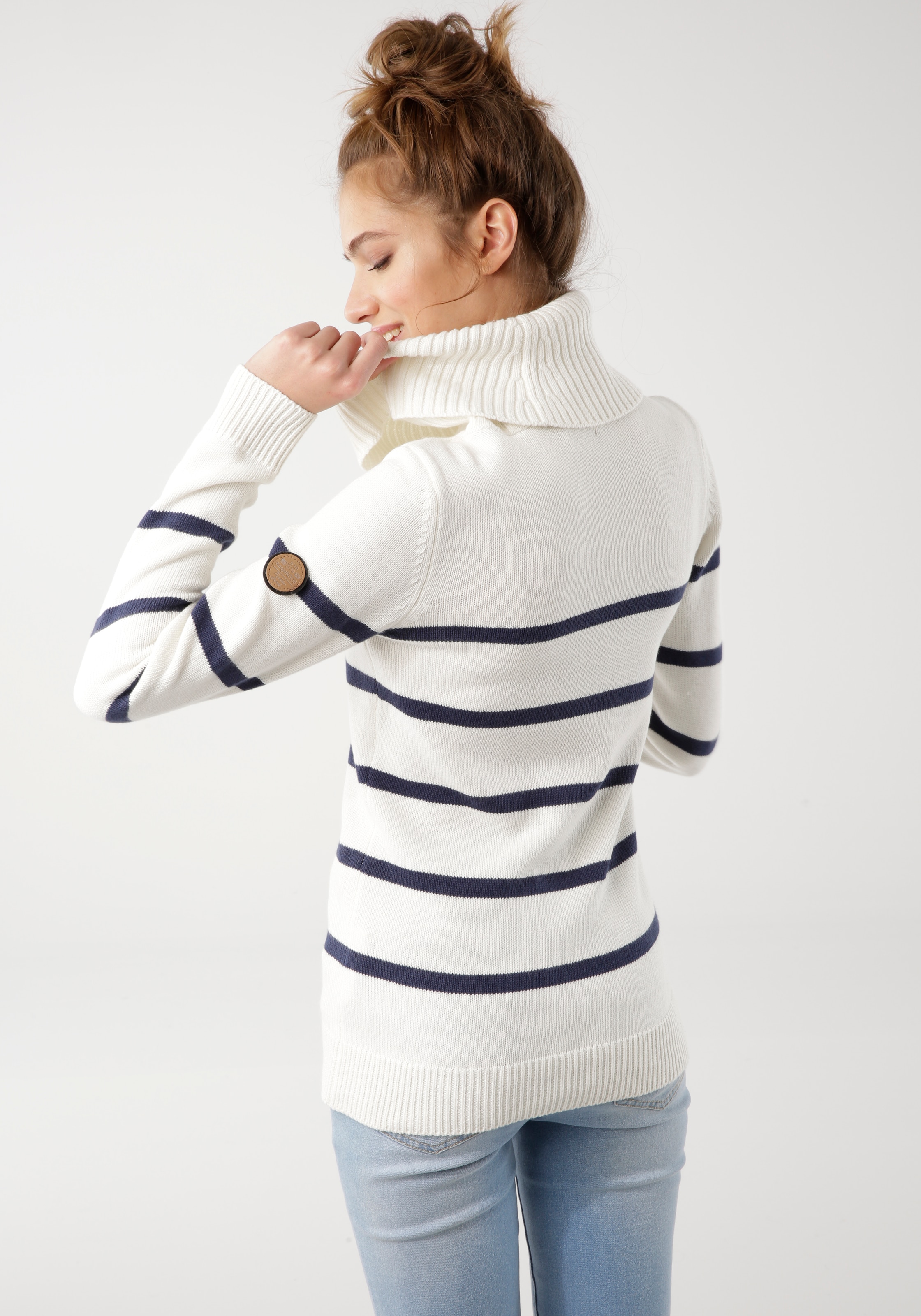 KangaROOS Rollkragenpullover , in lässiger Form mit Kontraststreifen