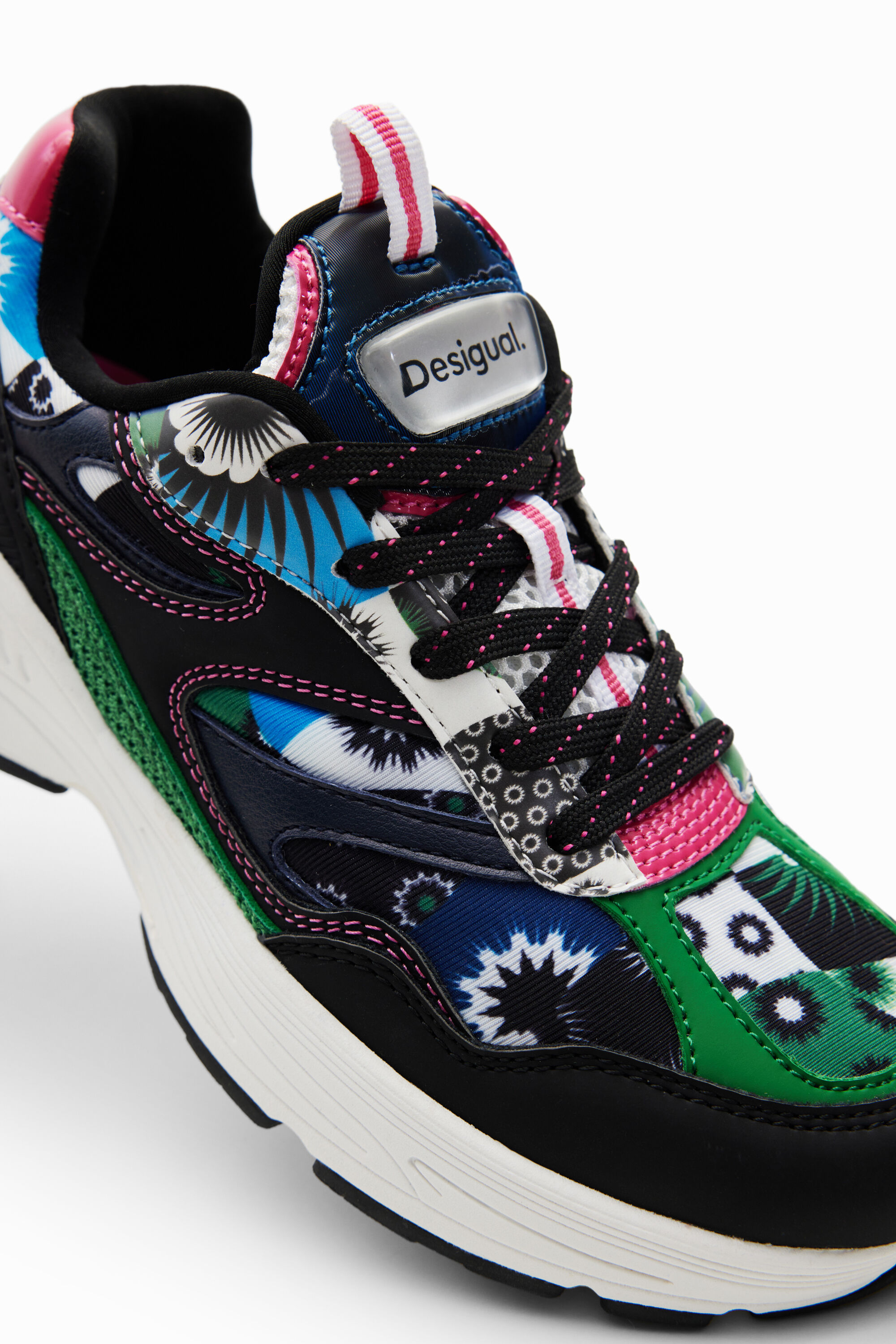 Baskets running motifs géométriques
