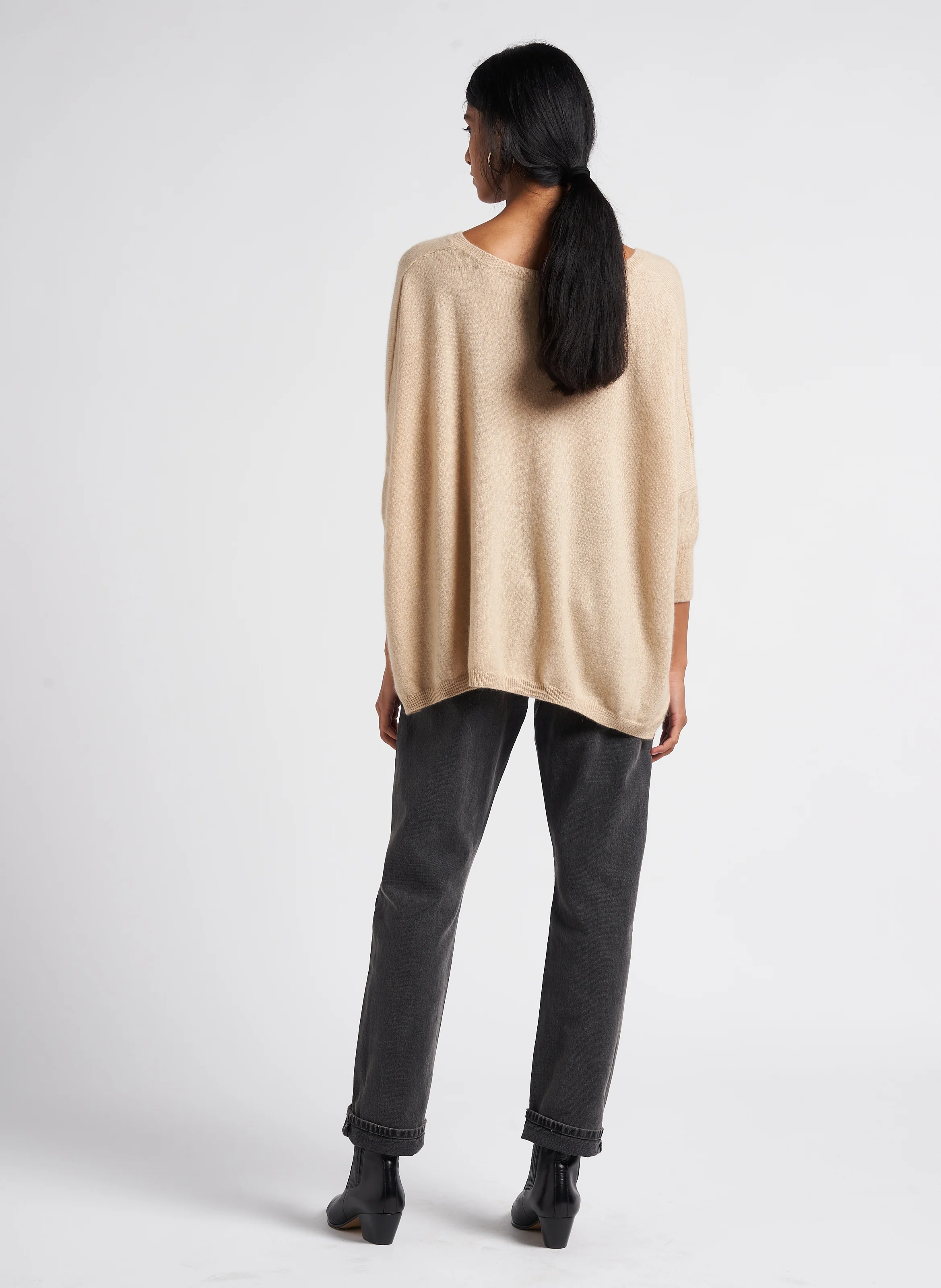 MINIE - Pull col V oversize en cachemire | Beige