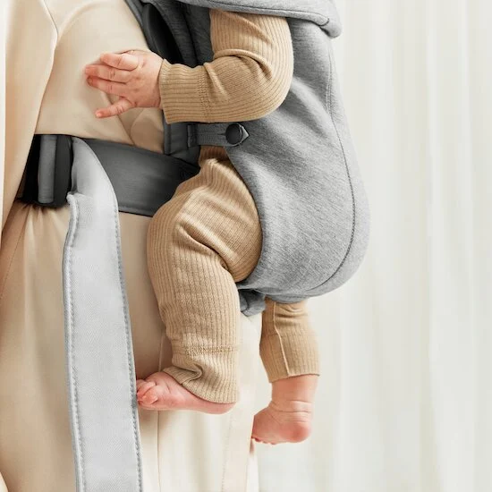 Porte-bébé Mini   Gris Clair Jersey 3D        de               BabyBjörn
