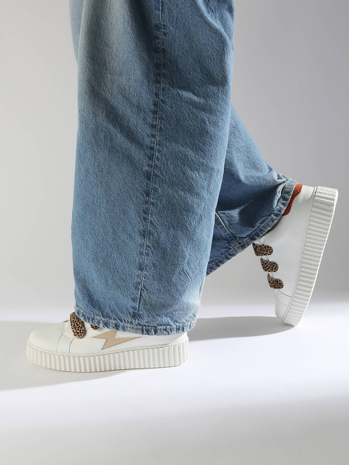 Sneakers VANESSA WU