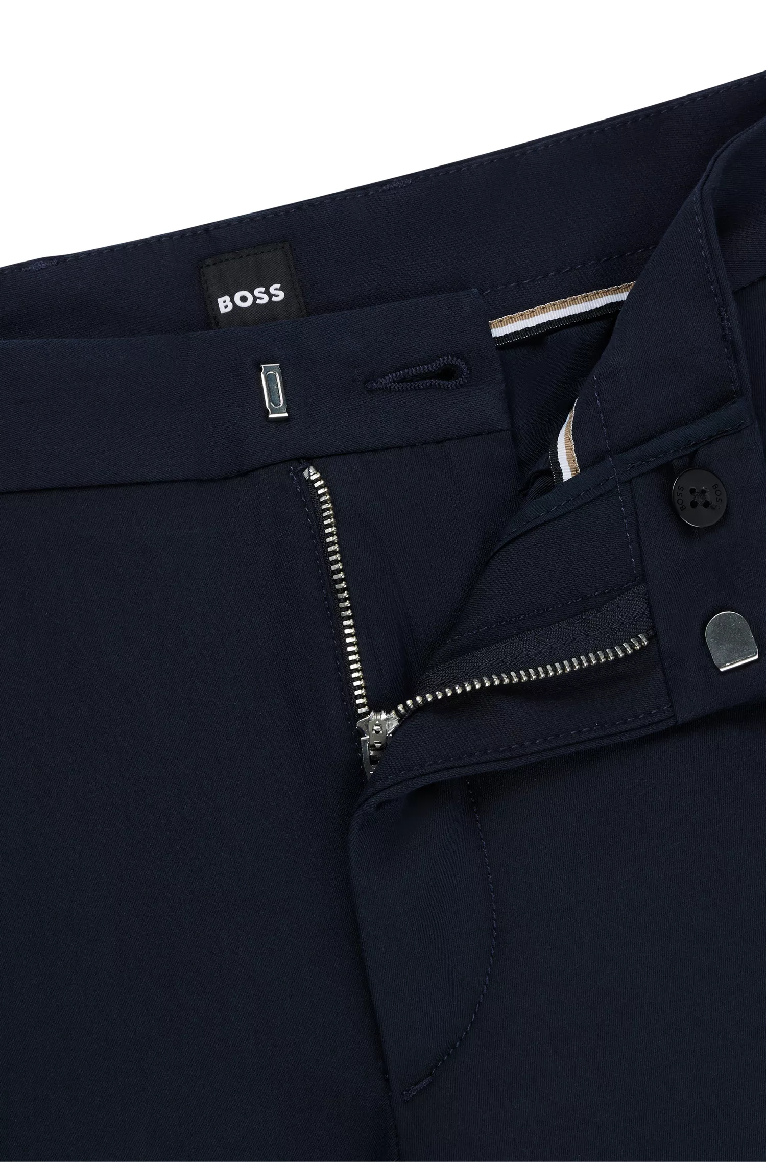 Calça BOSS preta, corte slim, em mistura de algodão com elastano.