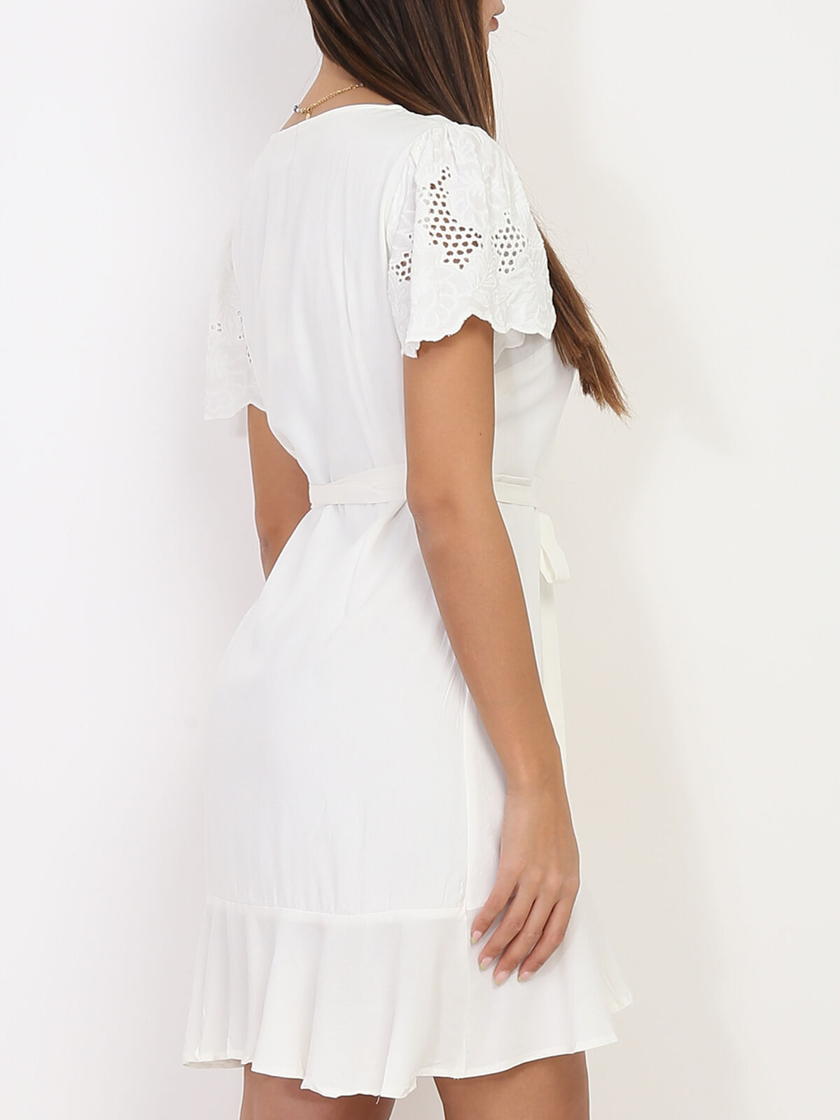 Robe à volants et manches en crochet- Blanc