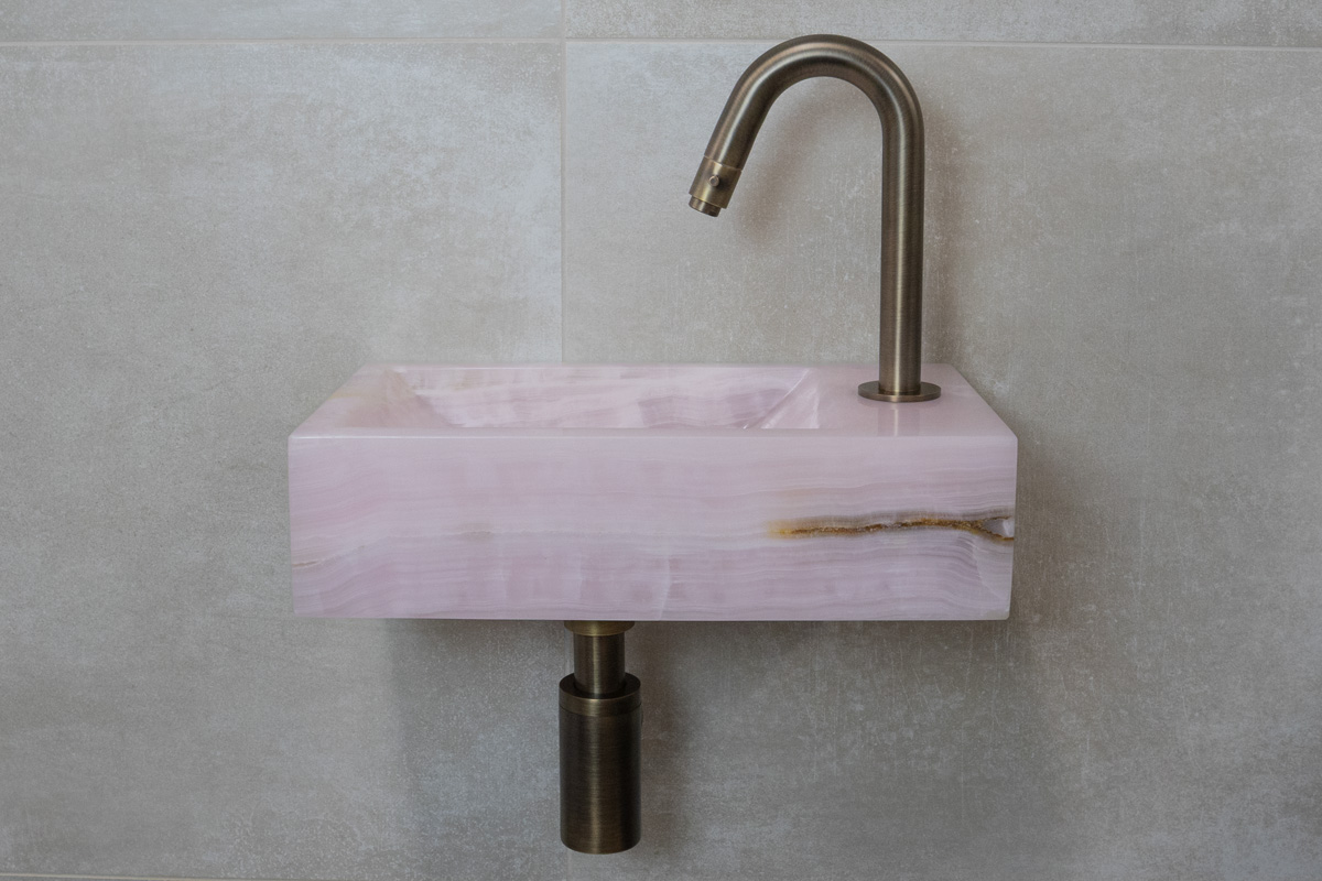 Saniclear Pink Onyx fonteinset met gebogen kraan in verouderd messing