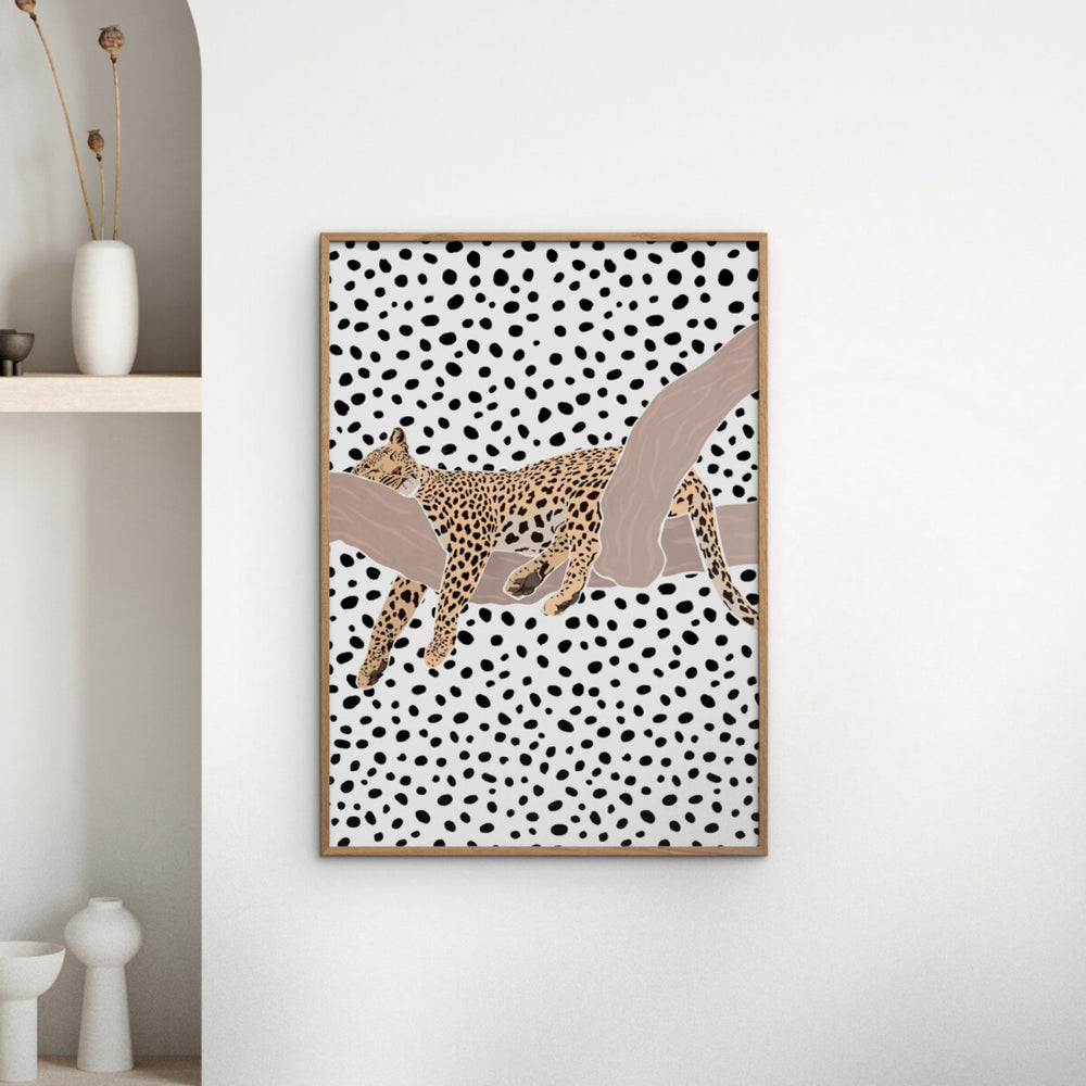 Køb Poster & Frame Sarah Manovski - Leopard Sleeping Polkadots