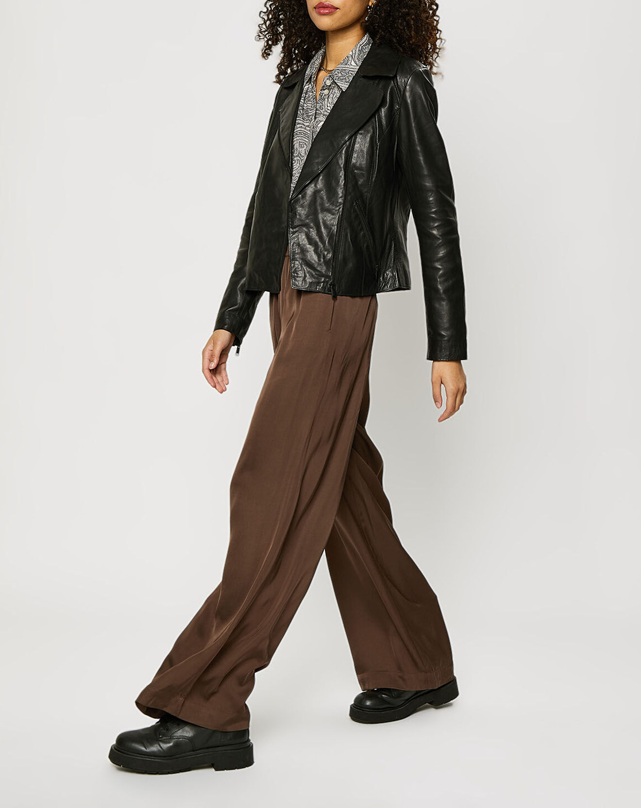 Esprit Pantalon en satin fluide à jambes larges marron