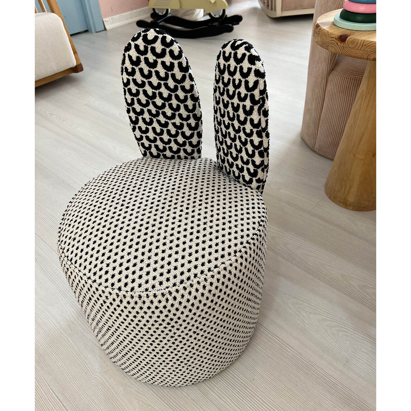 Homitis Pouf Bunny noir/blanc - 39x58x39 cm