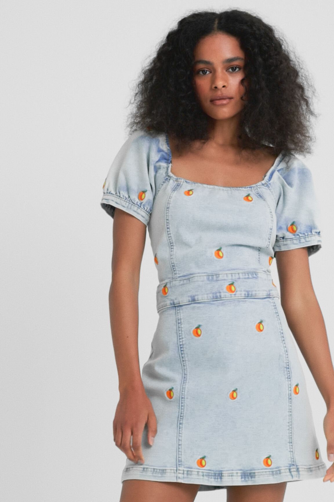 Robe courte ajustée en denim
