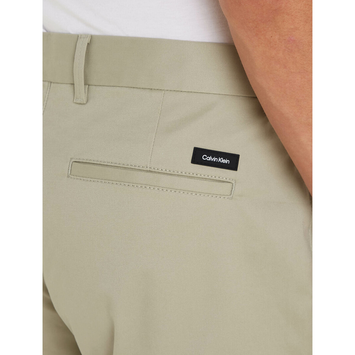CALVIN KLEIN<br>Calças chino slim em sarja